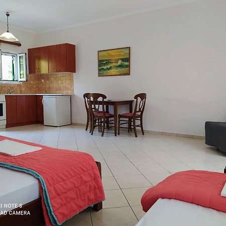Aparthotel Oasis Exclusive Parga Habitación foto
